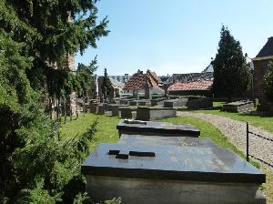 Het kerkhof rondom de Sint-Petrusbasiliek